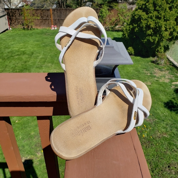 Bass Shoes - * BASS Sunjuns Sandals White Sz 10